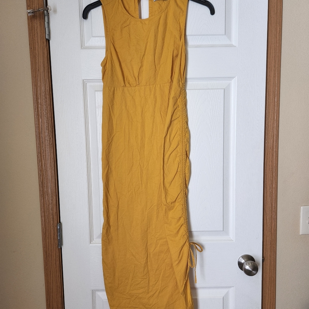 Sleeveless Urban Outfitters M slit dress